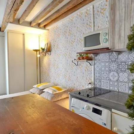 04 Grand Near Republique Apartment Paris